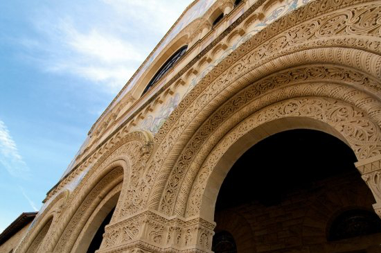 Campus do Mar Memorial Church Facade